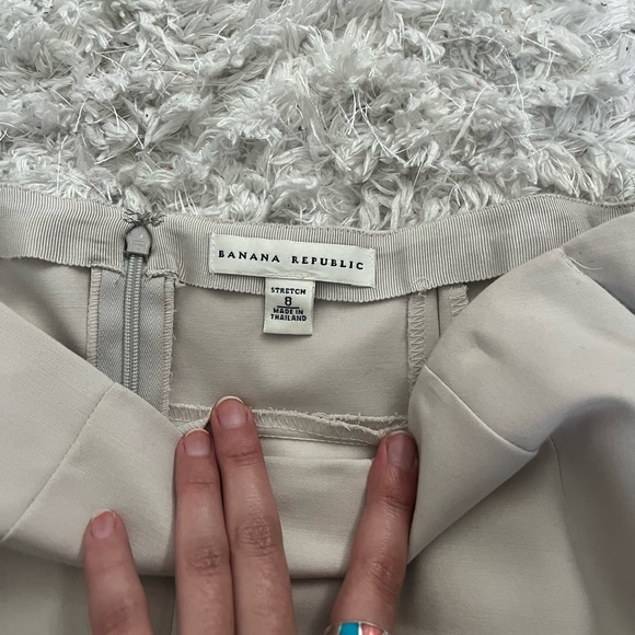 Classy cream skirt - Picture 2 of 3